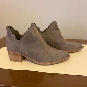 Betsey Johnson Taupe suede booties